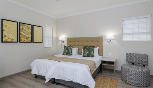 Three Bedroom Luxury Chalet with Splash pool