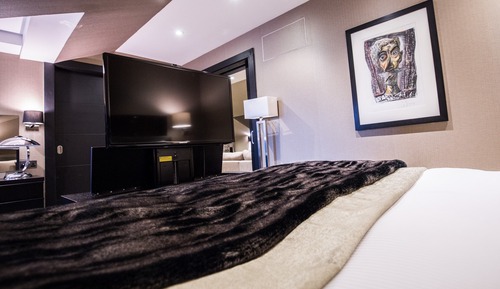 Luxury Suite, 1 King Bed (The Chester Suite)