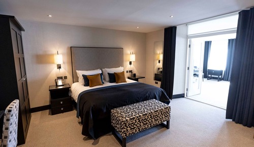 The Mackenzie Suite