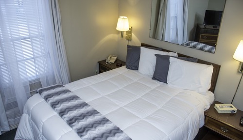 Standard Single Room, 1 Queen Bed
