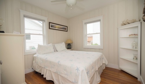 Premier Cottage, 2 Bedrooms, Sea View, Poolside
