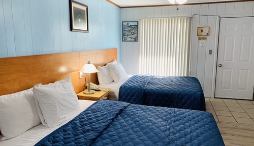 Standard Room, 1 Queen Bed & 1 Double Bed