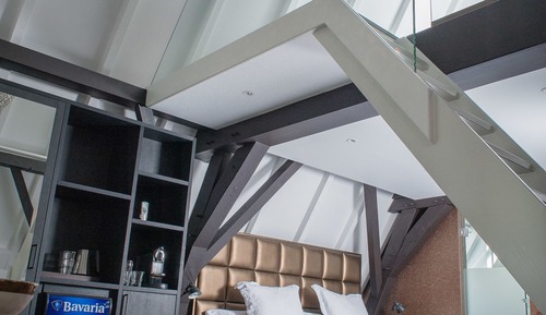 Suite, City View