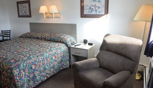 Room, 1 King Bed (Upstairs)