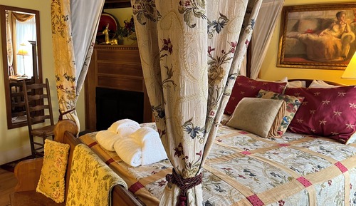 Amy Room