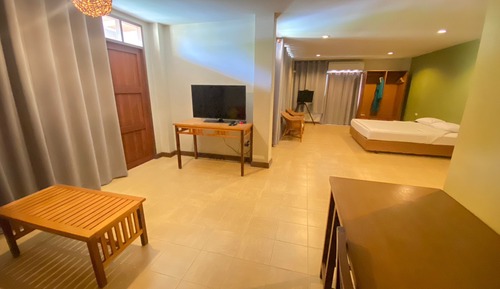 Sun Suite Room