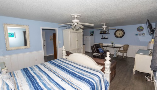 Standard Room, 1 King Bed
