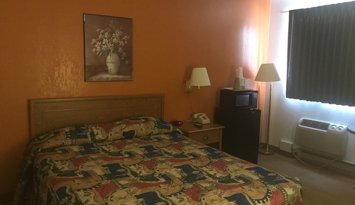 Standard Room, 1 Queen Bed, Non Smoking