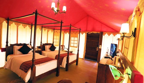 Deluxe Hut Queen Size  Rooms