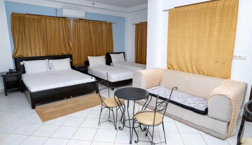 Triple Room