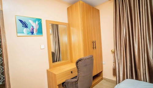 Comfort Room, Balcony, City View