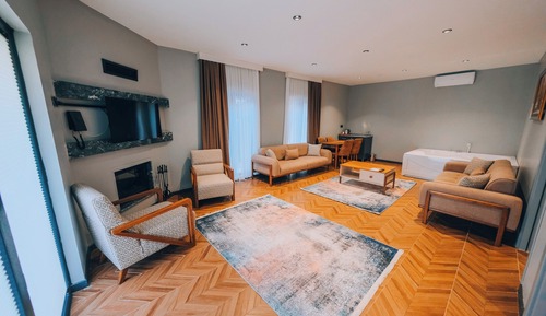 Deluxe Villa, 2 Bedrooms, Private Pool, Partial Lake View