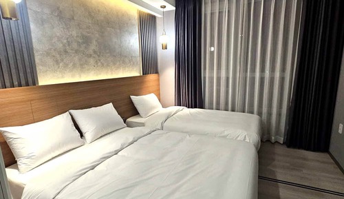 Superior Twin Room, Partial Ocean View