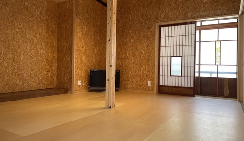 Economy Room