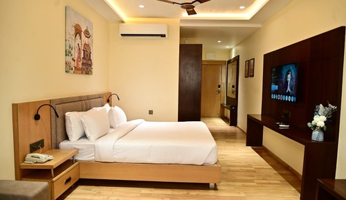 Deluxe Room, City View