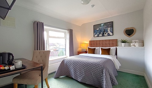 Double Room, 1 Double Bed, Shared Bathroom