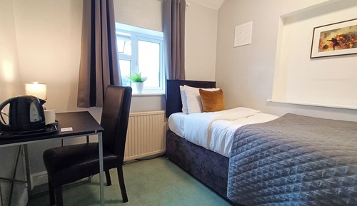 Comfort Single Room, 1 Twin Bed, Shared Bathroom