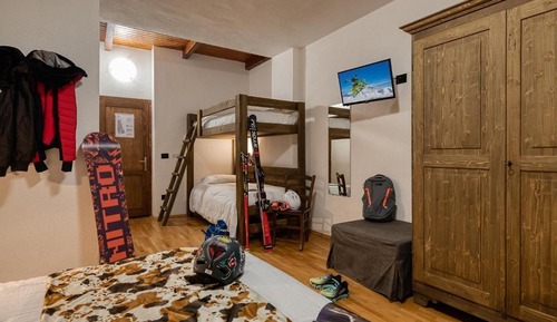 Comfort Quadruple Room, Mountain View