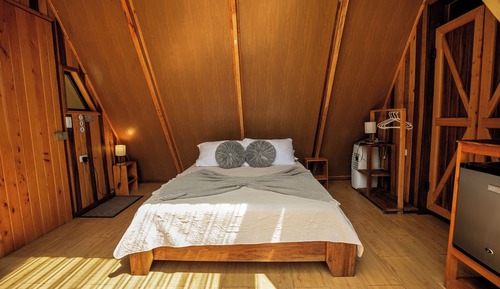 Standard Cabin, Mountain View