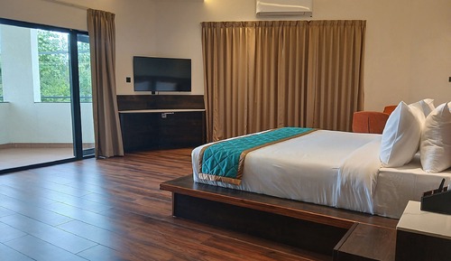 Suite, Balcony