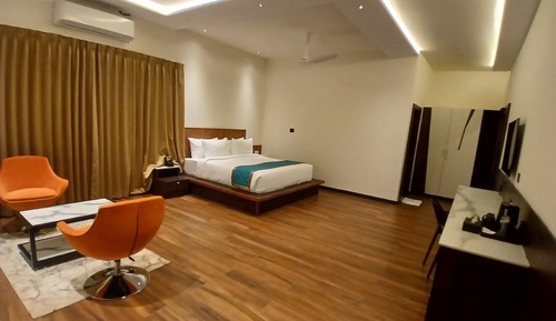 Suite, Garden View