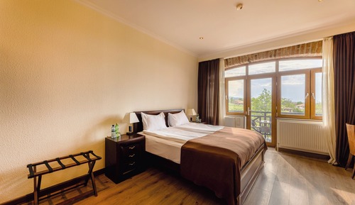 Deluxe Double Room, Balcony, Mountain View