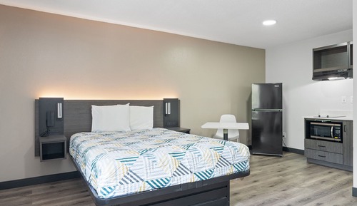 Studio, 1 Queen Bed, Non Smoking