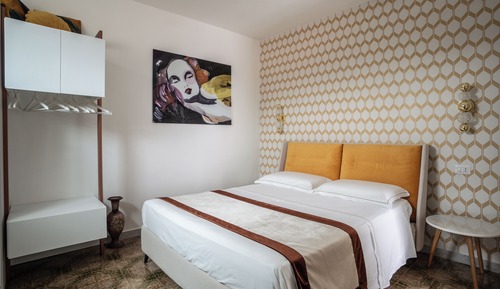 House, 2 Bedrooms, Patio