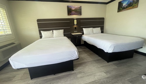 Superior Double Room, 2 Double Beds, Non Smoking, Microwave