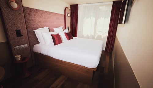 House (All together I 3-suite)