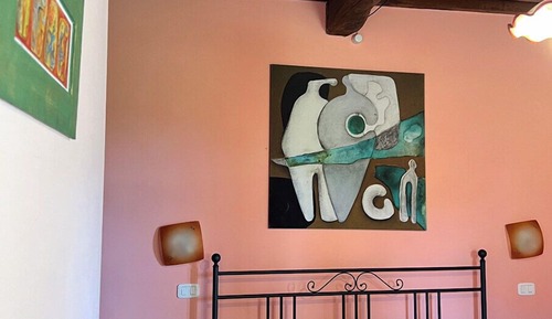 Basic Room, Hill View