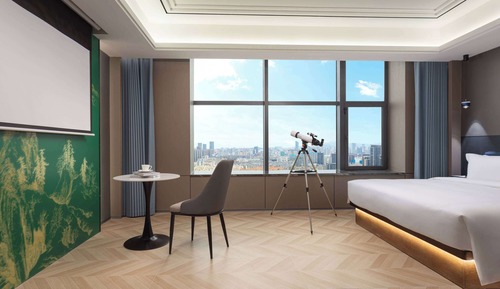 Deluxe Room, 1 King Bed, Non Smoking (Recreation)