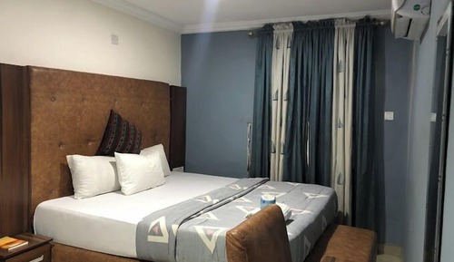 Comfort Room, Balcony, City View