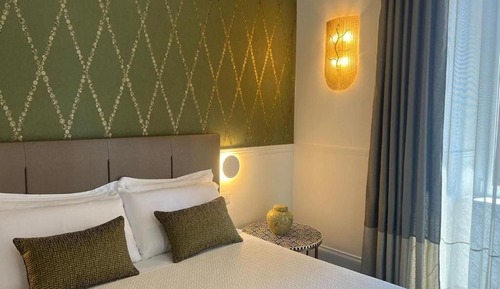 Premium Room, City View