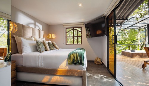Deluxe Room, Courtyard View