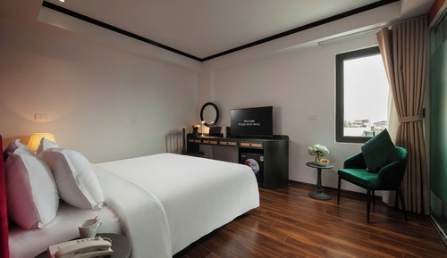 Deluxe Double Room with Window