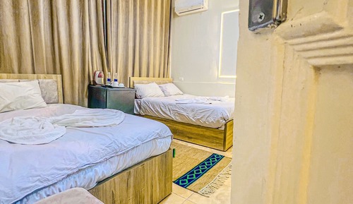 Classic Double Room, Multiple Beds, Non Smoking, Private Bathroom