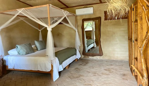 Basic Cabin, Patio, Courtyard View