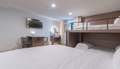 Deluxe Quadruple Room, Non Smoking