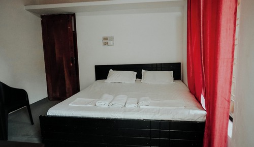 Basic Double Room, Garden View