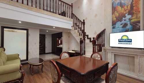 Deluxe Loft, 1 King Bed, Non Smoking