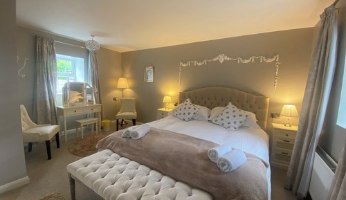 The Apple House Bridal Suite