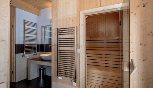 Ferienhaus # 31 mit IR-Sauna & Whirlpool innen