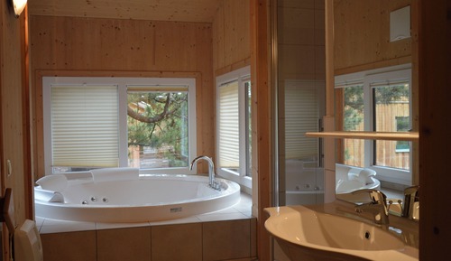 Ferienhaus # 44 mit Sauna & Whirlpool innen
