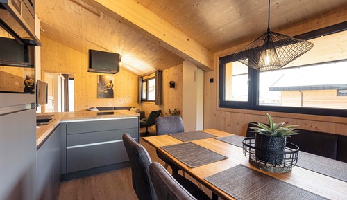 Superior Ferienwohnung mit 3 Schlafzimmern & IR-Sauna