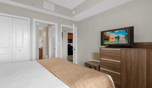 Senior Condo, Balcony, City View