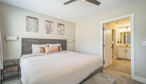 Deluxe Condo, 3 Bedrooms, Non Smoking, Patio