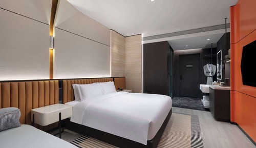 Classic Room, 1 King Bed, Smoking