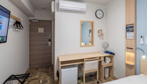 Standard Single Room, Smoking