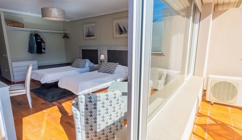 Standard Twin Room, Partial Lake View